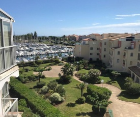 COQUET T2 TERRASSE ET PARKING PRIVE