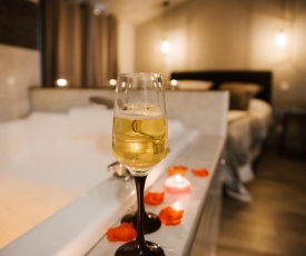 La Suite Romantique avec Jacuzzi au Cœur de Perpignan