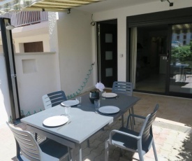 Appartement de standing avec belle terrasse 100m plages