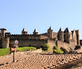 A l'ombre des remparts