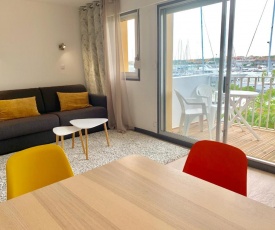 Appartement 1ère ligne VUE PORT avec balcon, piscine