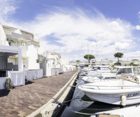 MARINA VUE MER - WIFI- PARKING - PIEDS DANS L'EAU - CoHôteConciergerie Le Grau du Roi La Grande Motte