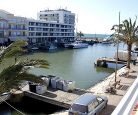 Villa d'architecte vue port à 2 pas de la plage