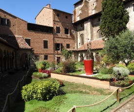 Appartement dans le cloître Saint Salvy à Albi.