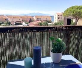 Exposé Plein Sud - Mezzanine pour les enfants - Terrasse extérieure avec Vue magnifique sur le Canigou - Piscine en saison estivale-Check-in Automatisé