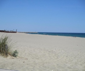 Appartement En Bord De Mer Avec Piscine