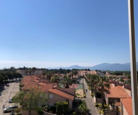 Le Calypso le Port et la plage à 200m