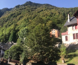 Chaleureux studio familal en centre ville avec vue sur les montagnes