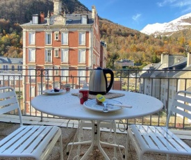 Place de la Mairie. Joli T2 4P - Terrasse et vue.