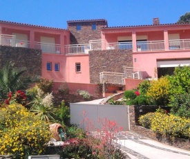 Appartement de 2 chambres a Collioure a 400 m de la plage avec vue sur la mer jardin clos et wifi