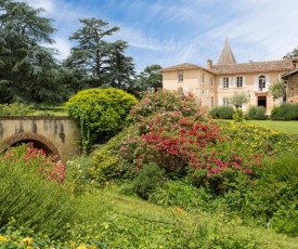 Saint-Lary-Soulan Chateau Sleeps 21 Pool WiFi