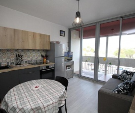 Appartement Balaruc-les-Bains, 1 pièce, 2 personnes - FR-1-553-76