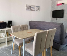 Appartement Balaruc-les-Bains, 2 pièces, 2 personnes - FR-1-553-115