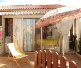 Maison de 2 chambres avec piscine partagee et jardin clos a Gruissan