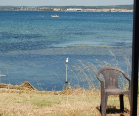 maison atypique les pieds dans l'eau