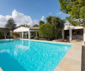 Luxurious villa in Narbonne with private pool