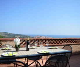 Villa superbe vue sur mer et sur la montagne jardin terrasses