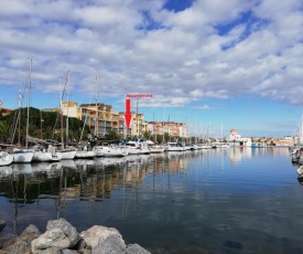 T2 sur le port avec parking