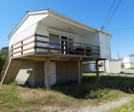 UN CHALET EN BOIS A LA PLAGE