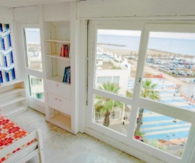 Nice flat with a breathtaking view of the sea