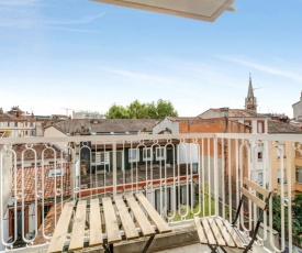 2br in Toulouse colors with balcony close to the train station Welkeys