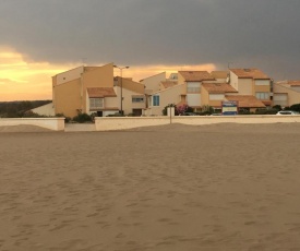 Les balcons de la Medtirrannée front de mer