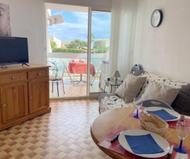 4HIP11 studio équipé pour 4 personnes à 10m de la plage