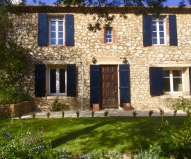 XIXe Provencal Stone House with Private Pool